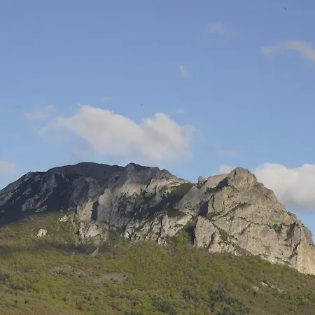 Roulotte Pour Amoureux De La Nature * Bugarach