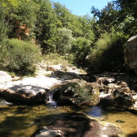 Roulotte Pour Amoureux De La Nature Alpehytte Bugarach