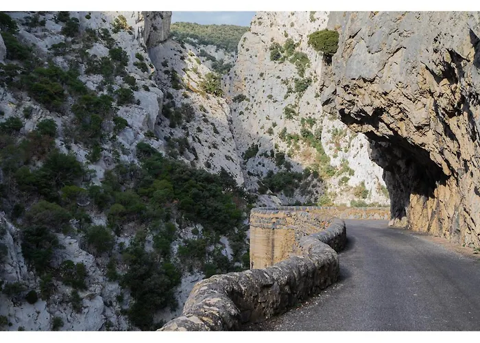 Roulotte Pour Amoureux De La Nature Bugarach